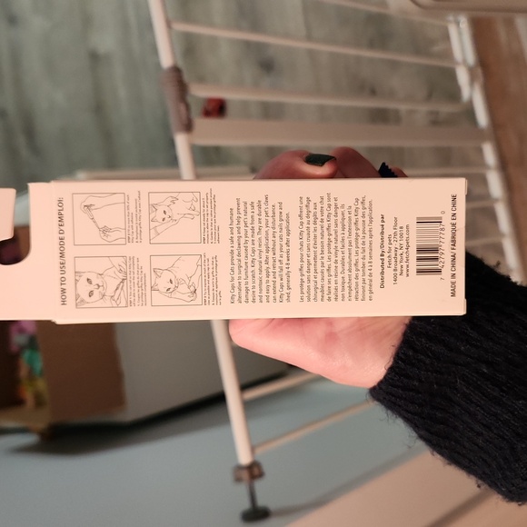 NWOT Kitty Caps, size medium (9-13 lbs) - Picture 5 of 7